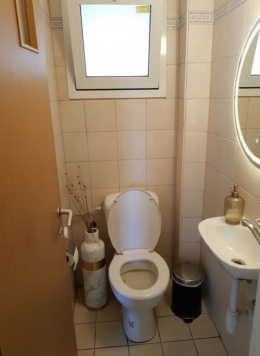 Luxurious room after AI home makeover